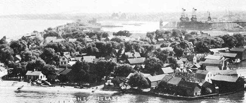 Jones Island fishing village 