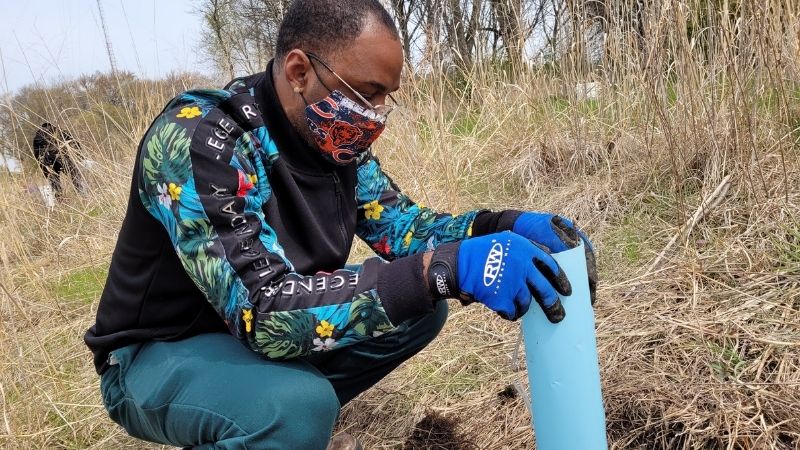 Fresh_Coast_Fresh_Start_Digging800x450-min.jpg