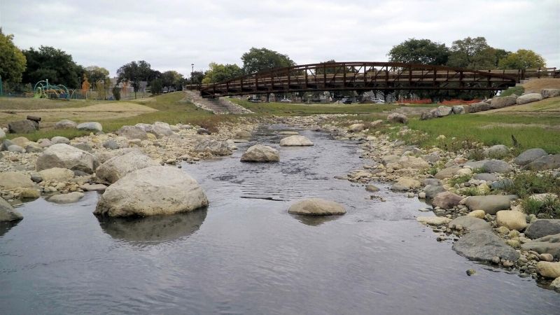 naturalized kinnickinnic river in pulaski park